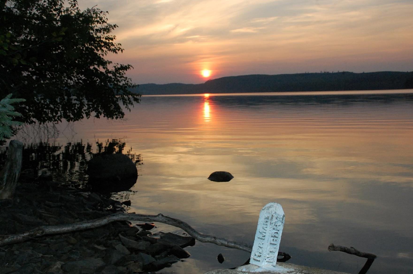 Mountain Lake Marker