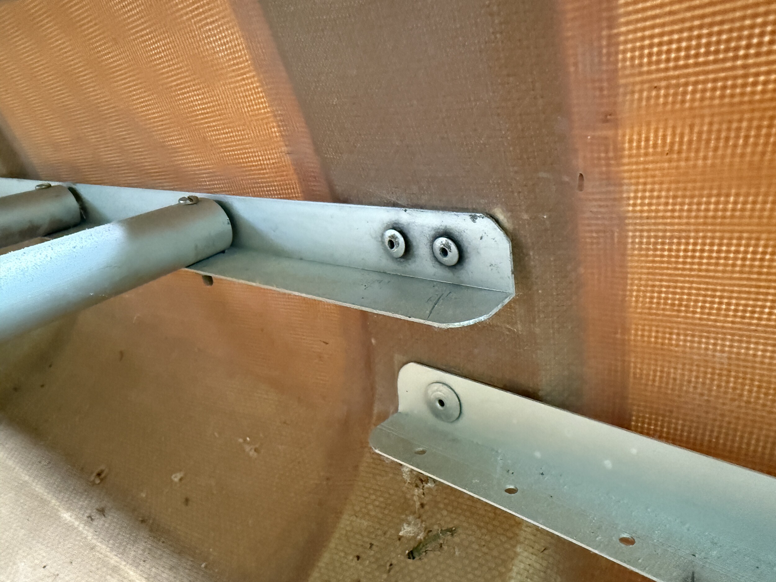 Hull rivet